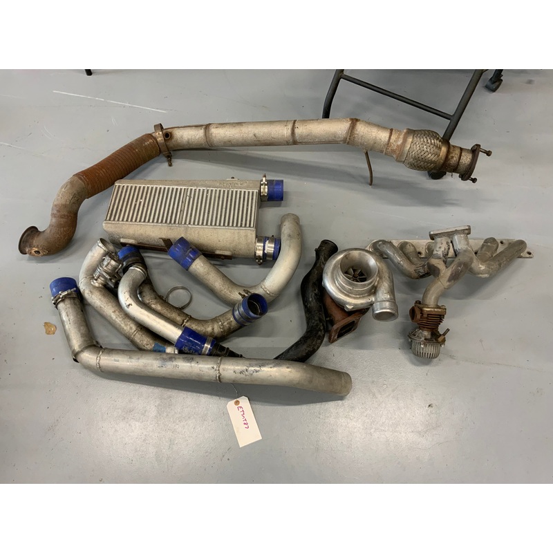 Airaid 01-04 Corvette C5 CAD Intake System w/ Tube (Oiled / Red Media)