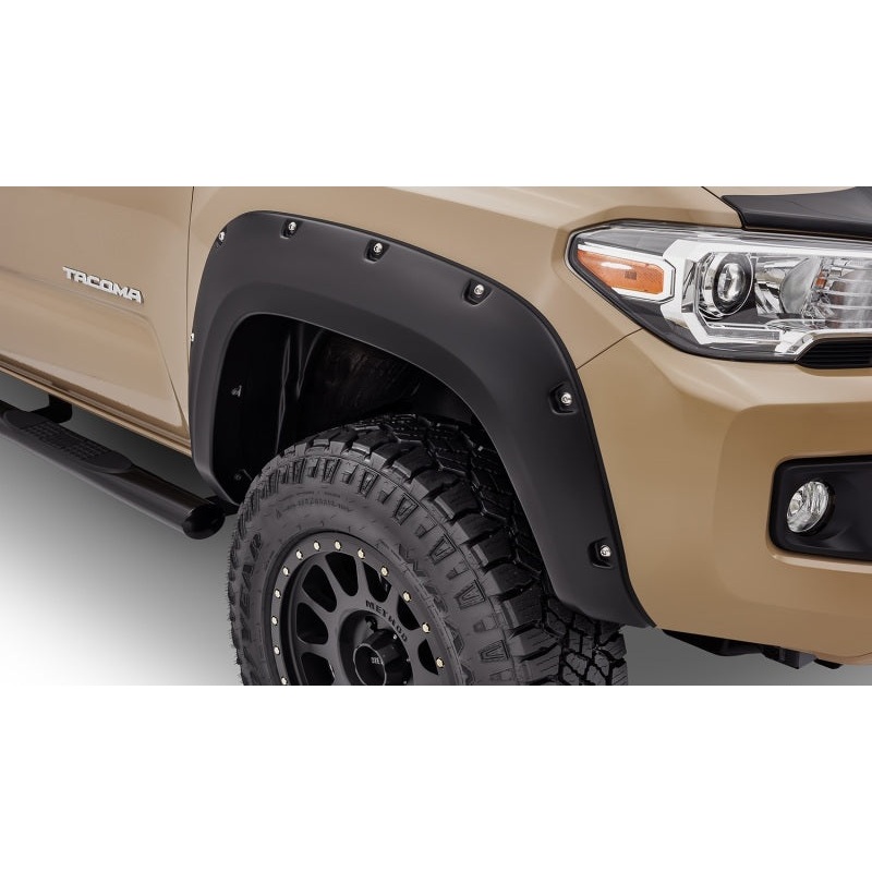 Extang 2024 Toyota Tacoma (6ft Bed) Solid Fold ALX